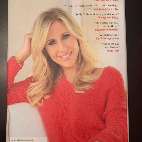 Book-Emily Giffin Hardcover Novel “First Comes Love” - Picture 4 of 5